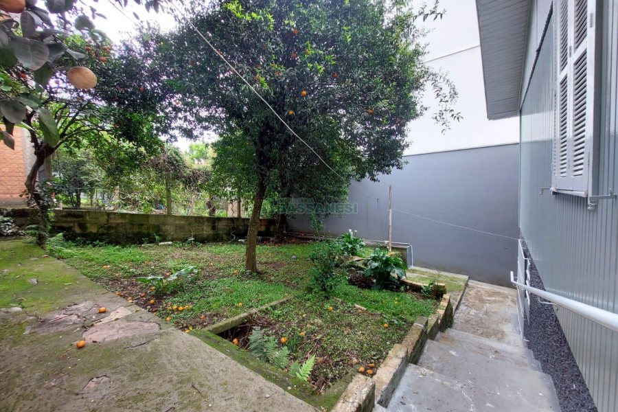 Casa com 120m², 2 dormitórios, 2 vagas, no bairro Exposição em Caxias do Sul para Alugar