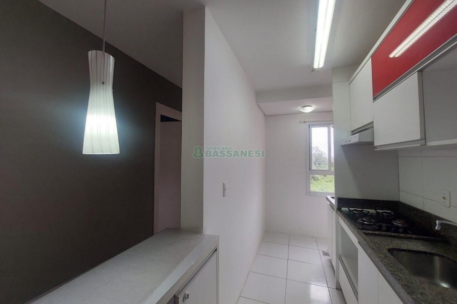 Apto Mobiliado com 48m², 2 dormitórios, 1 vaga, no bairro Vinhedos em Caxias do Sul para Alugar