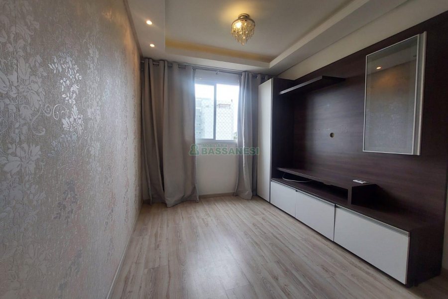 Apto Mobiliado com 48m², 2 dormitórios, 1 vaga, no bairro Vinhedos em Caxias do Sul para Alugar