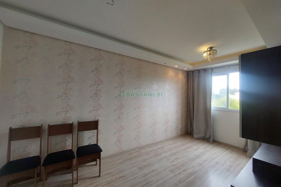 Apto Mobiliado com 48m², 2 dormitórios, 1 vaga, no bairro Vinhedos em Caxias do Sul para Alugar