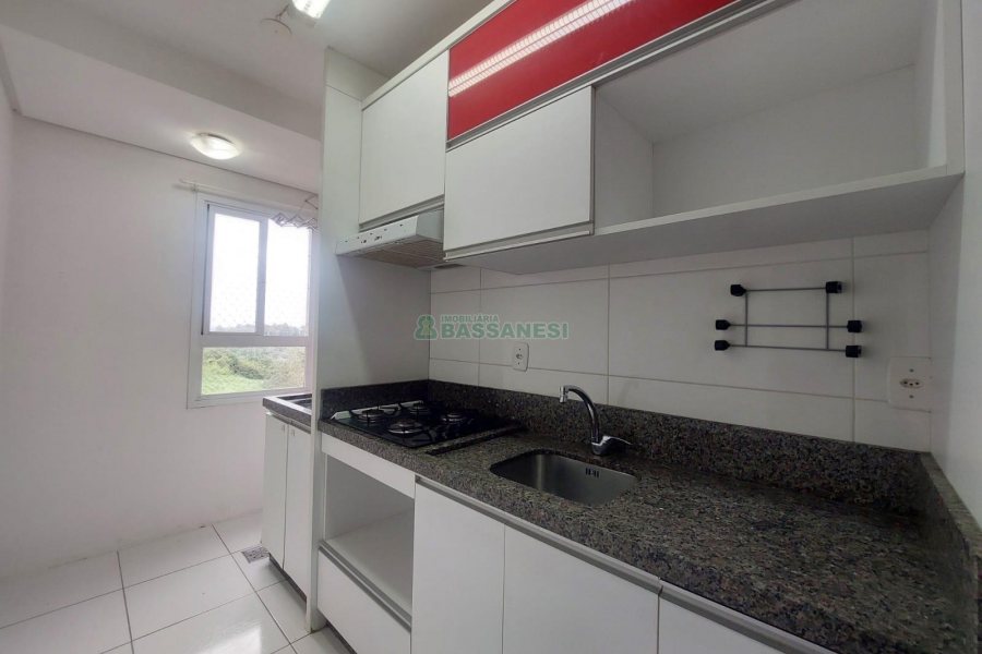Apto Mobiliado com 48m², 2 dormitórios, 1 vaga, no bairro Vinhedos em Caxias do Sul para Alugar