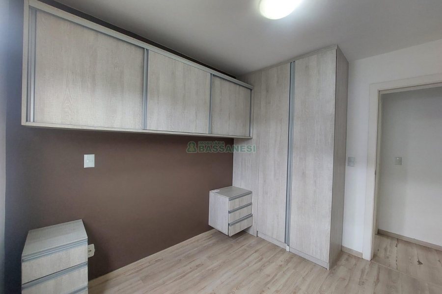 Apto Mobiliado com 48m², 2 dormitórios, 1 vaga, no bairro Vinhedos em Caxias do Sul para Alugar