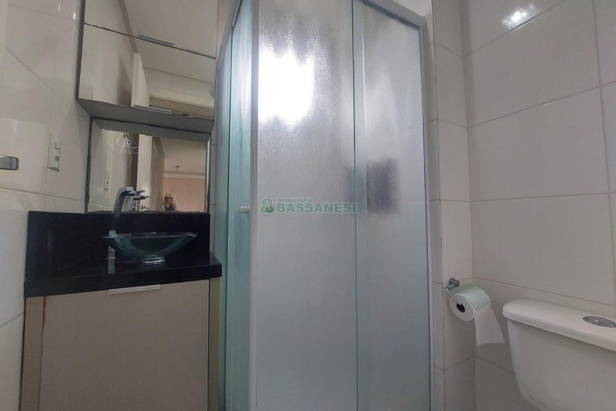 Apto Mobiliado com 48m², 2 dormitórios, 1 vaga, no bairro Vinhedos em Caxias do Sul para Alugar