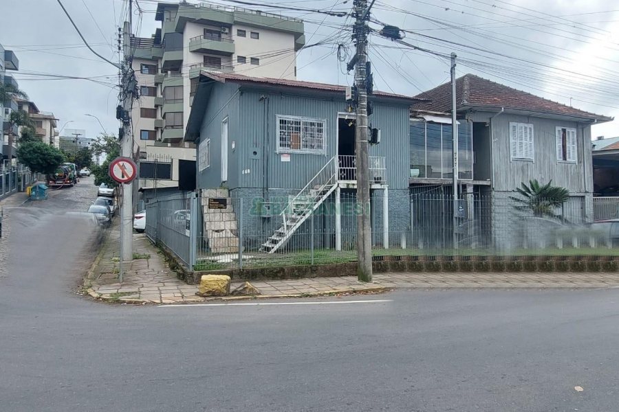 Casa Mobiliada com 90m², 2 dormitórios, no bairro Santa Catarina em Caxias do Sul para Alugar
