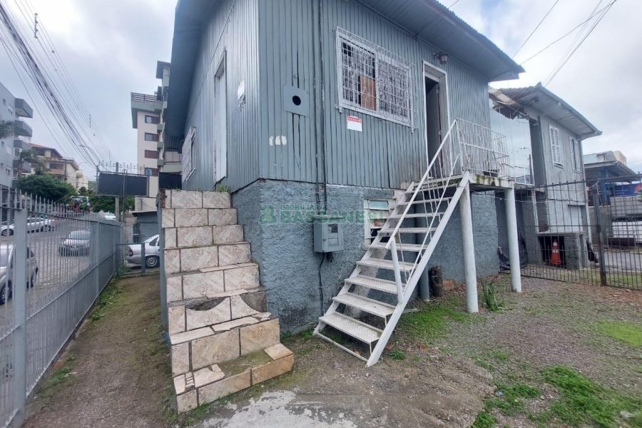 Casa Mobiliada com 90m², 2 dormitórios, no bairro Santa Catarina em Caxias do Sul para Alugar