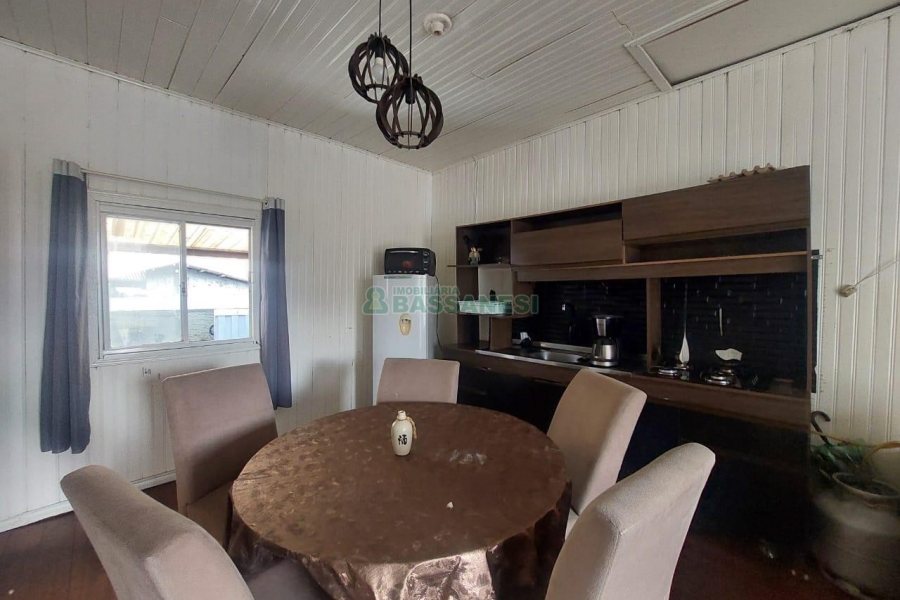Casa Mobiliada com 90m², 2 dormitórios, no bairro Santa Catarina em Caxias do Sul para Alugar