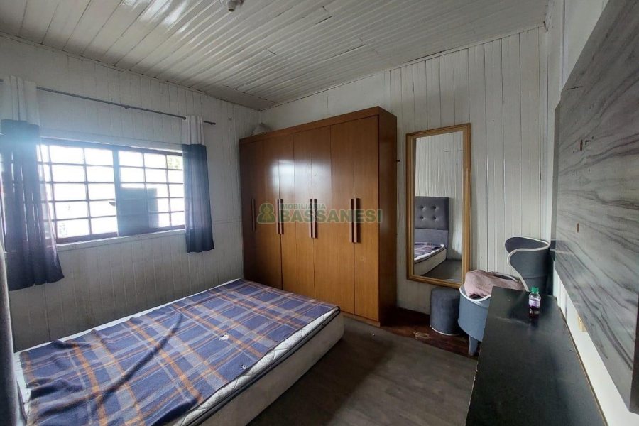Casa Mobiliada com 90m², 2 dormitórios, no bairro Santa Catarina em Caxias do Sul para Alugar
