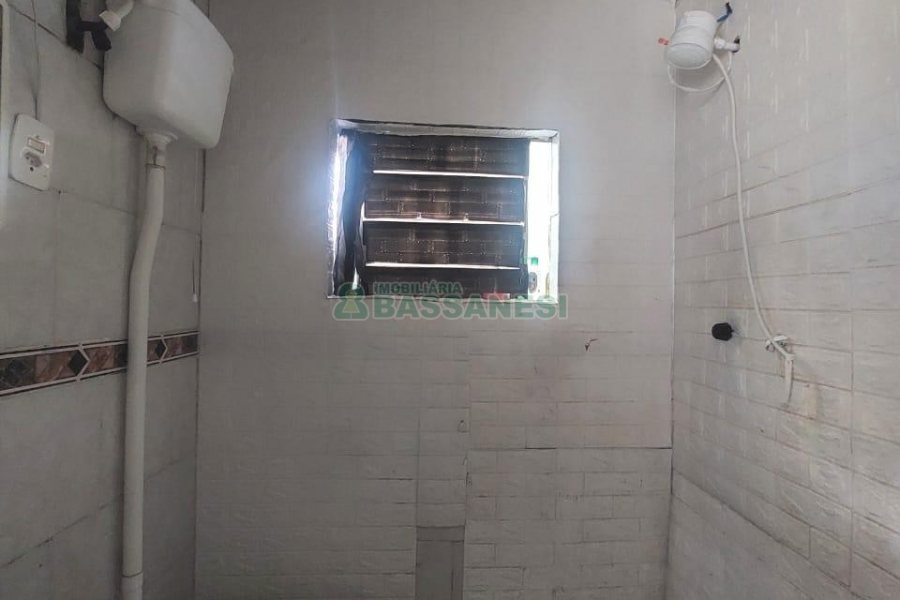 Casa Mobiliada com 90m², 2 dormitórios, no bairro Santa Catarina em Caxias do Sul para Alugar