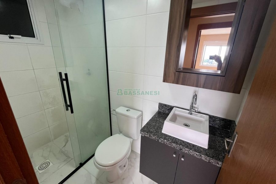 Apartamento com 65m², 2 dormitórios, 1 vaga, no bairro Jardelino Ramos em Caxias do Sul para Comprar
