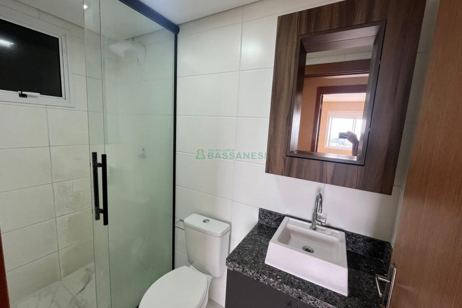 Apartamento com 65m², 2 dormitórios, 1 vaga, no bairro Jardelino Ramos em Caxias do Sul para Comprar