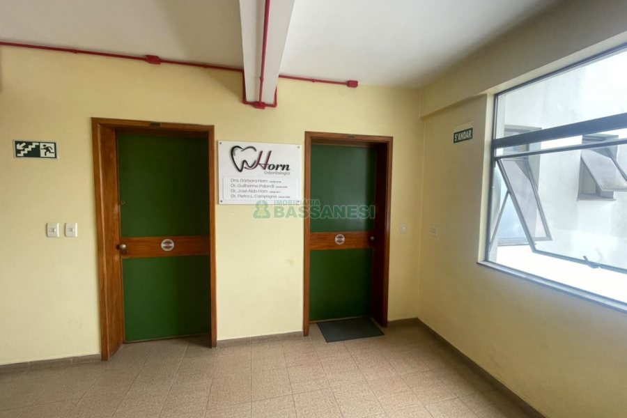 Sala com 105m², 1 vaga, no bairro Centro em Caxias do Sul para Comprar
