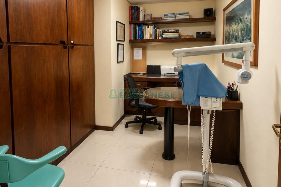 Sala com 105m², 1 vaga, no bairro Centro em Caxias do Sul para Comprar