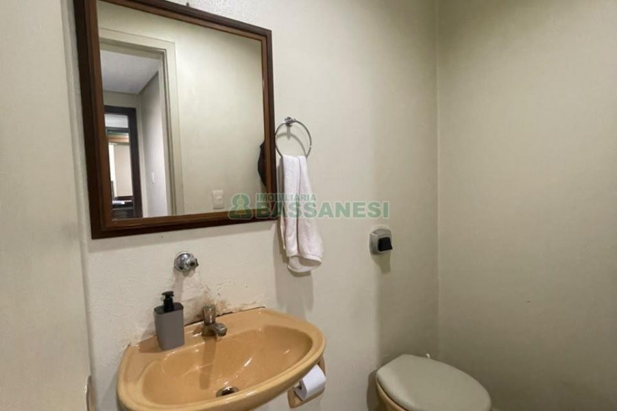 Sala com 105m², 1 vaga, no bairro Centro em Caxias do Sul para Comprar