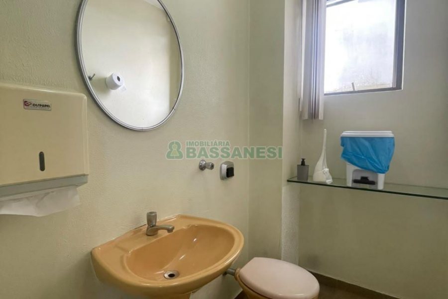 Sala com 105m², 1 vaga, no bairro Centro em Caxias do Sul para Comprar