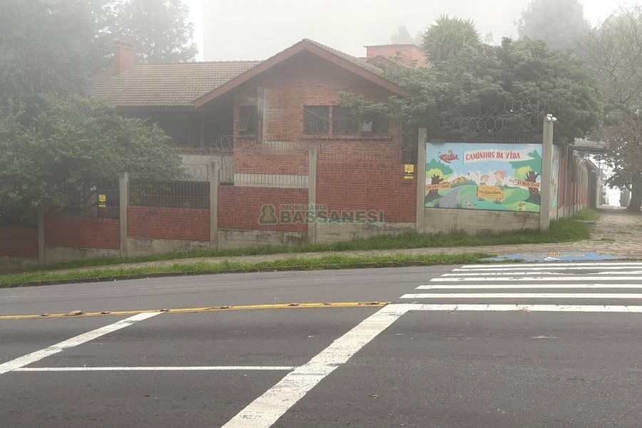 Casa com 390m², 4 dormitórios, 4 vagas, no bairro Lourdes em Caxias do Sul para Alugar