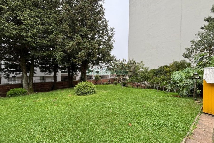 Casa com 390m², 4 dormitórios, 4 vagas, no bairro Lourdes em Caxias do Sul para Alugar