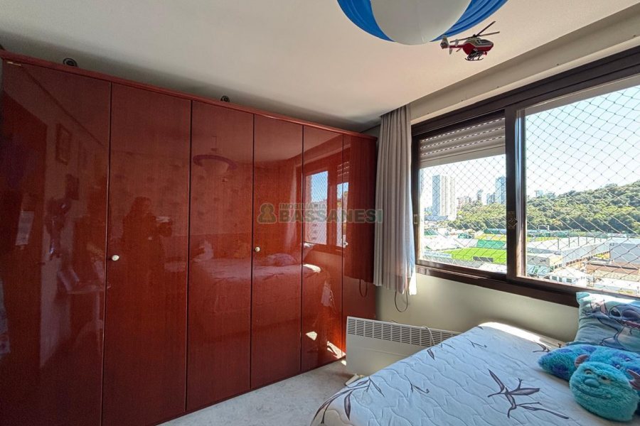 Apto Mobiliado com 250m², 4 dormitórios, 3 vagas, no bairro Centro em Caxias do Sul para Alugar