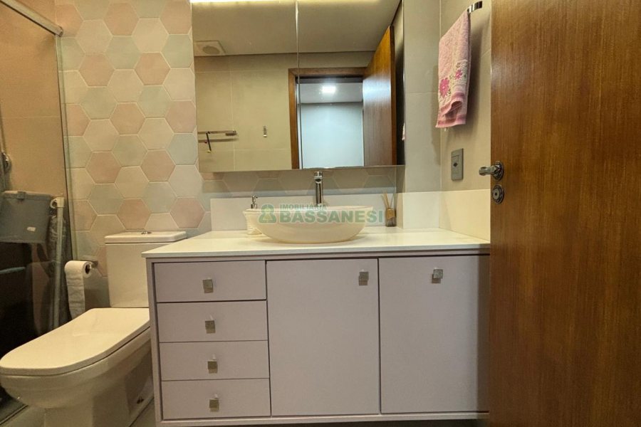 Apto Mobiliado com 250m², 4 dormitórios, 3 vagas, no bairro Centro em Caxias do Sul para Alugar