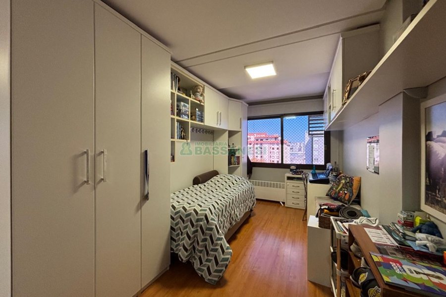 Apto Mobiliado com 250m², 4 dormitórios, 3 vagas, no bairro Centro em Caxias do Sul para Alugar