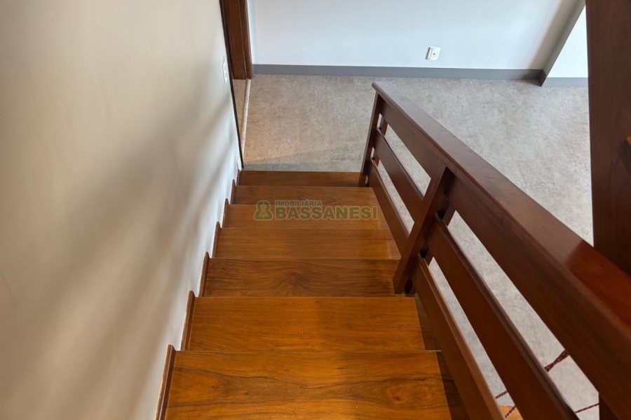 Apto Mobiliado com 250m², 4 dormitórios, 3 vagas, no bairro Centro em Caxias do Sul para Alugar