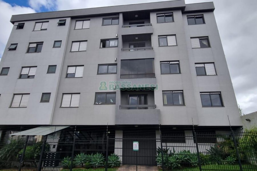 Apartamento com 96m², 3 dormitórios, 2 vagas, no bairro Madureira em Caxias do Sul para Comprar