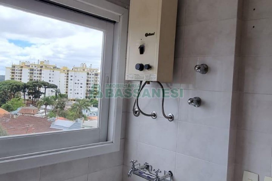 Apartamento com 96m², 3 dormitórios, 2 vagas, no bairro Madureira em Caxias do Sul para Comprar