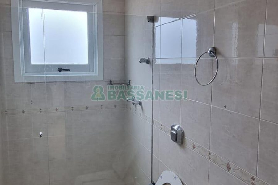 Apartamento com 96m², 3 dormitórios, 2 vagas, no bairro Madureira em Caxias do Sul para Comprar