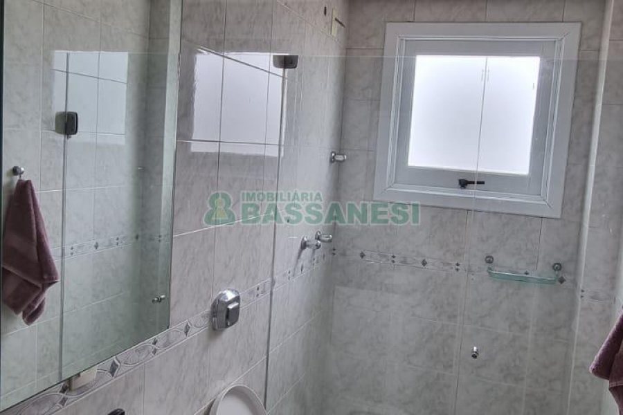 Apartamento com 96m², 3 dormitórios, 2 vagas, no bairro Madureira em Caxias do Sul para Comprar
