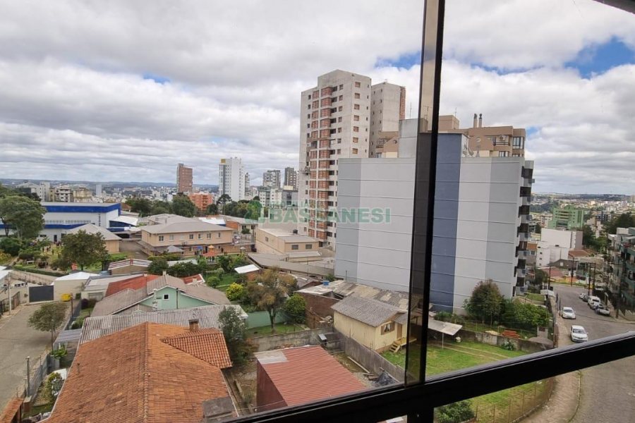 Apartamento com 96m², 3 dormitórios, 2 vagas, no bairro Madureira em Caxias do Sul para Comprar