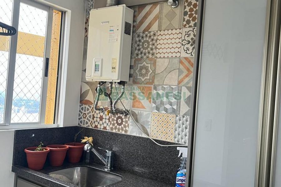 Apartamento com 94m², 3 dormitórios, 2 vagas, no bairro Rio Branco em Caxias do Sul para Comprar