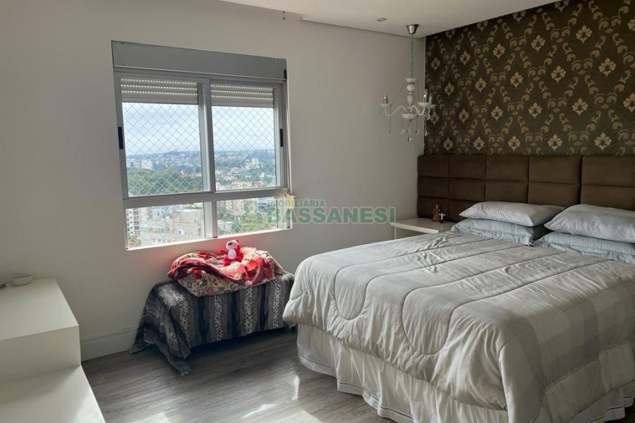 Apartamento com 94m², 3 dormitórios, 2 vagas, no bairro Rio Branco em Caxias do Sul para Comprar