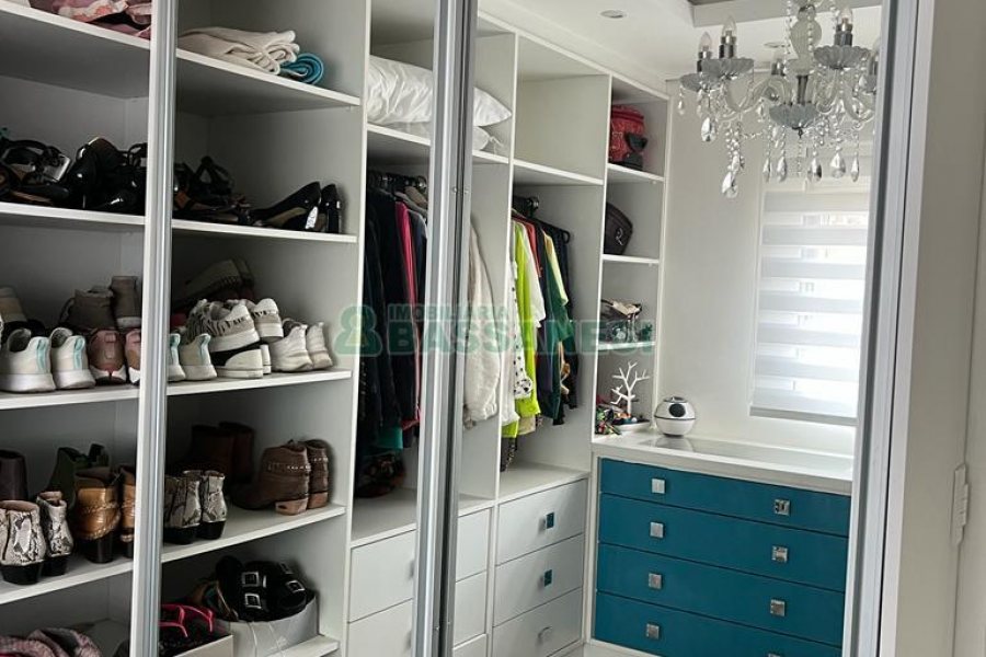 Apartamento com 94m², 3 dormitórios, 2 vagas, no bairro Rio Branco em Caxias do Sul para Comprar