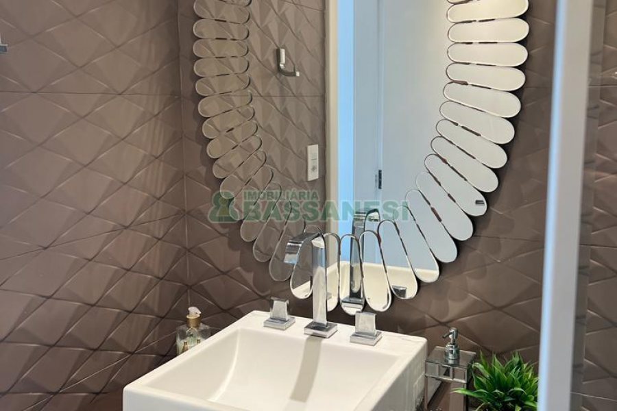 Apartamento com 94m², 3 dormitórios, 2 vagas, no bairro Rio Branco em Caxias do Sul para Comprar