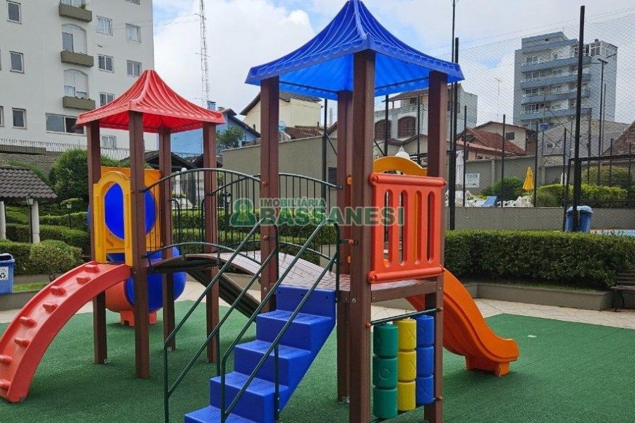 Apartamento com 94m², 3 dormitórios, 2 vagas, no bairro Rio Branco em Caxias do Sul para Comprar