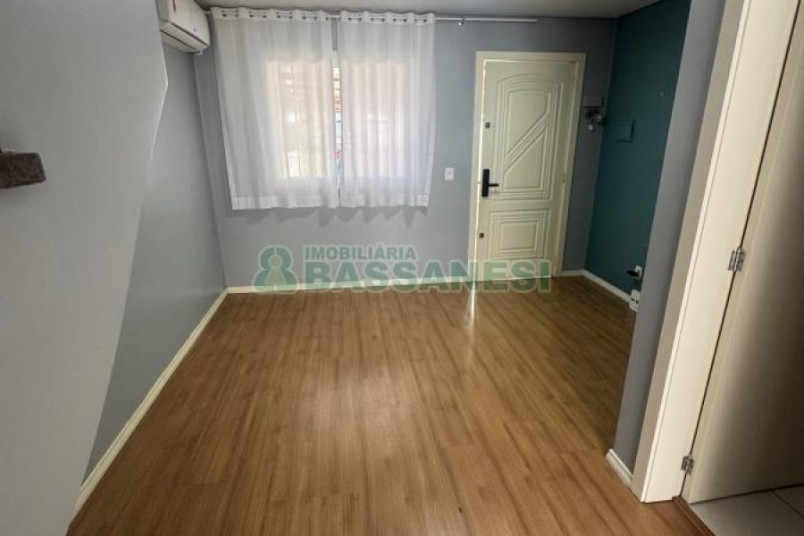 Sobrado com 61m², 2 dormitórios, no bairro Cidade Nova em Caxias do Sul para Alugar