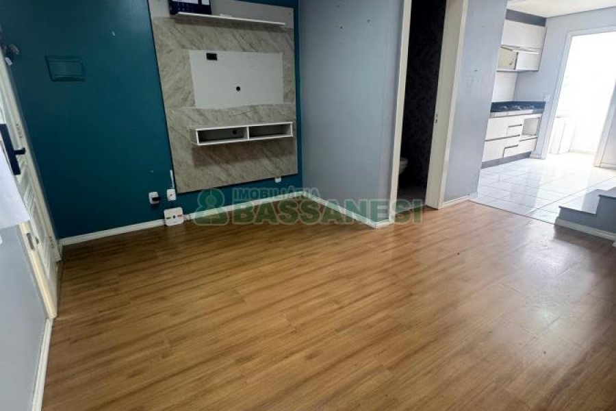 Sobrado com 61m², 2 dormitórios, no bairro Cidade Nova em Caxias do Sul para Alugar