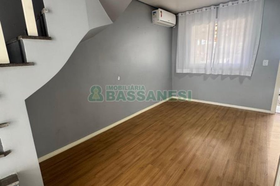 Sobrado com 61m², 2 dormitórios, no bairro Cidade Nova em Caxias do Sul para Alugar