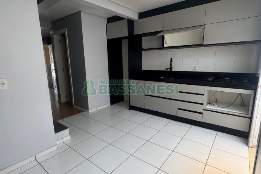 Sobrado com 61m², 2 dormitórios, no bairro Cidade Nova em Caxias do Sul para Alugar