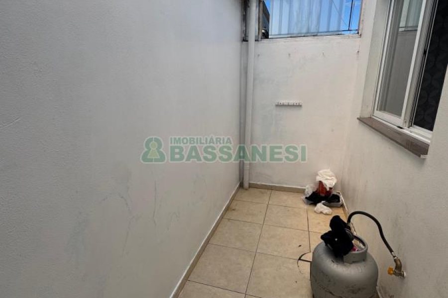 Sobrado com 61m², 2 dormitórios, no bairro Cidade Nova em Caxias do Sul para Alugar