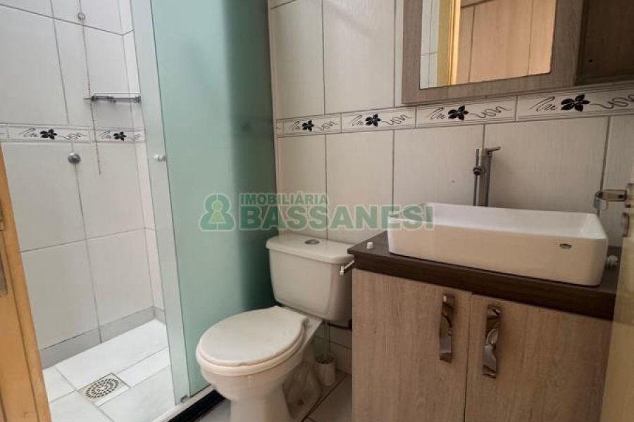 Sobrado com 61m², 2 dormitórios, no bairro Cidade Nova em Caxias do Sul para Alugar