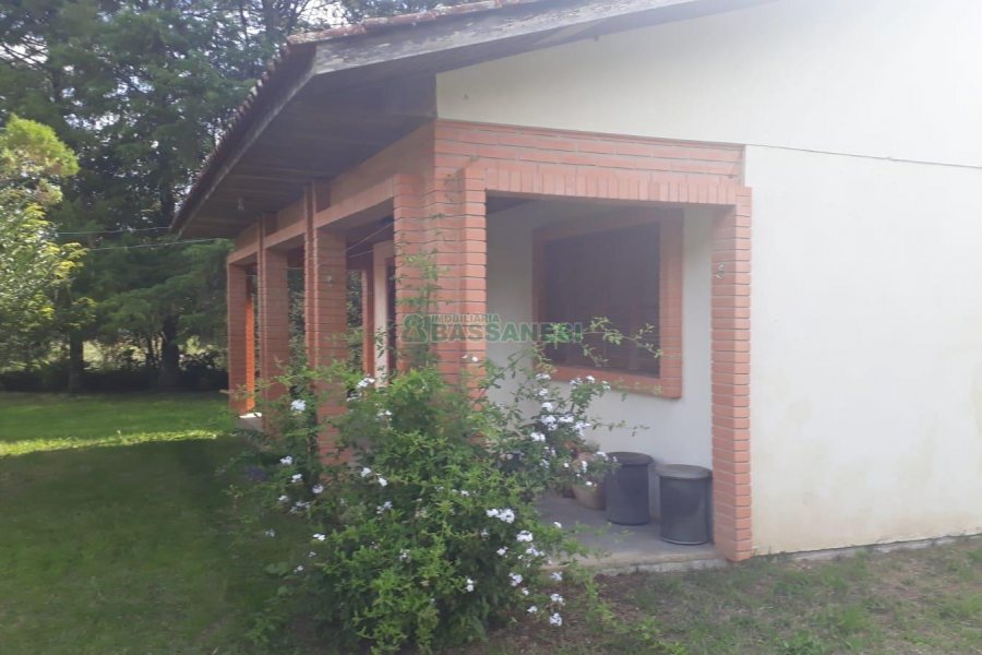 Chácara com 180m², 3 dormitórios, 1 vaga, no bairro Criúva em Caxias do Sul para Comprar