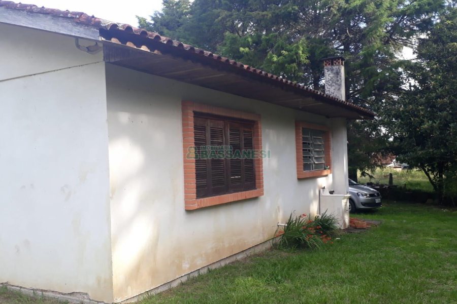 Chácara com 180m², 3 dormitórios, 1 vaga, no bairro Criúva em Caxias do Sul para Comprar