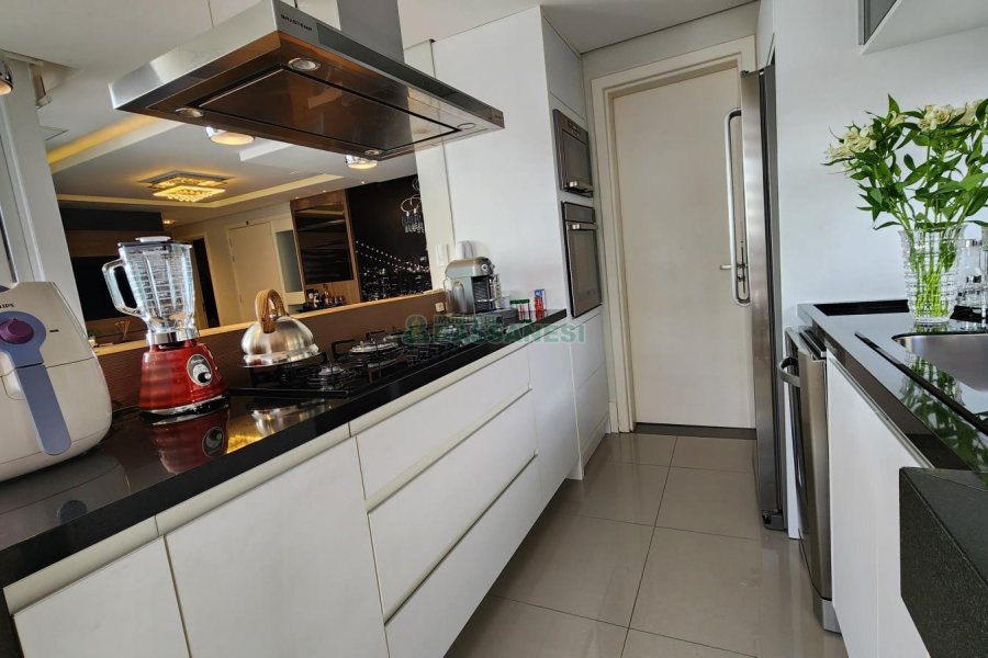 Apto Mobiliado com 111m², 3 dormitórios, 1 vaga, no bairro Cristo Redentor em Caxias do Sul para Alugar ou Comprar