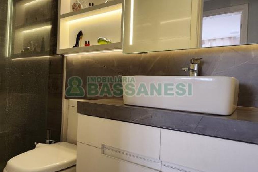 Apto Mobiliado com 111m², 3 dormitórios, 1 vaga, no bairro Cristo Redentor em Caxias do Sul para Alugar ou Comprar