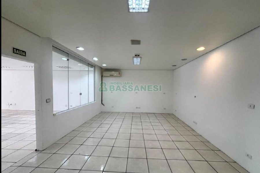Loja com 160m², no bairro Centro em Caxias do Sul para Alugar