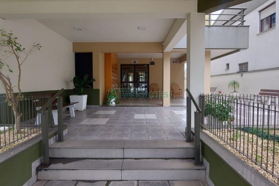 Apartamento com 65m², 2 dormitórios, 1 vaga, no bairro Pio X em Caxias do Sul para Alugar