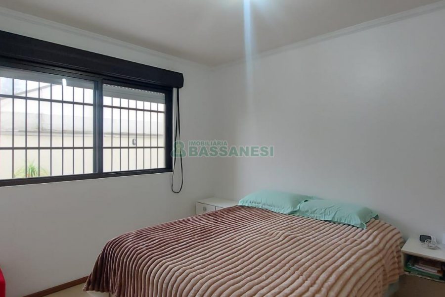 Apartamento com 65m², 2 dormitórios, 1 vaga, no bairro Pio X em Caxias do Sul para Alugar