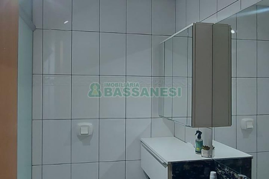 Apartamento com 65m², 2 dormitórios, 1 vaga, no bairro Pio X em Caxias do Sul para Alugar