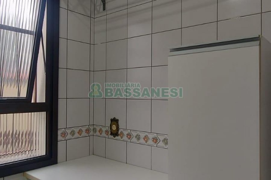 Apartamento com 65m², 2 dormitórios, 1 vaga, no bairro Pio X em Caxias do Sul para Alugar