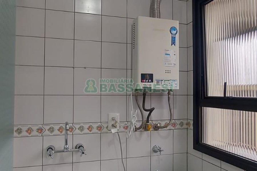 Apartamento com 65m², 2 dormitórios, 1 vaga, no bairro Pio X em Caxias do Sul para Alugar
